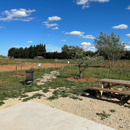 Studio A La Ferme Arles Exterior foto