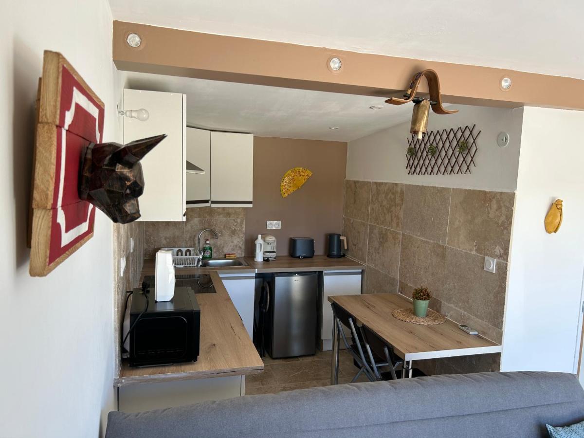 Studio A La Ferme Arles Exterior foto